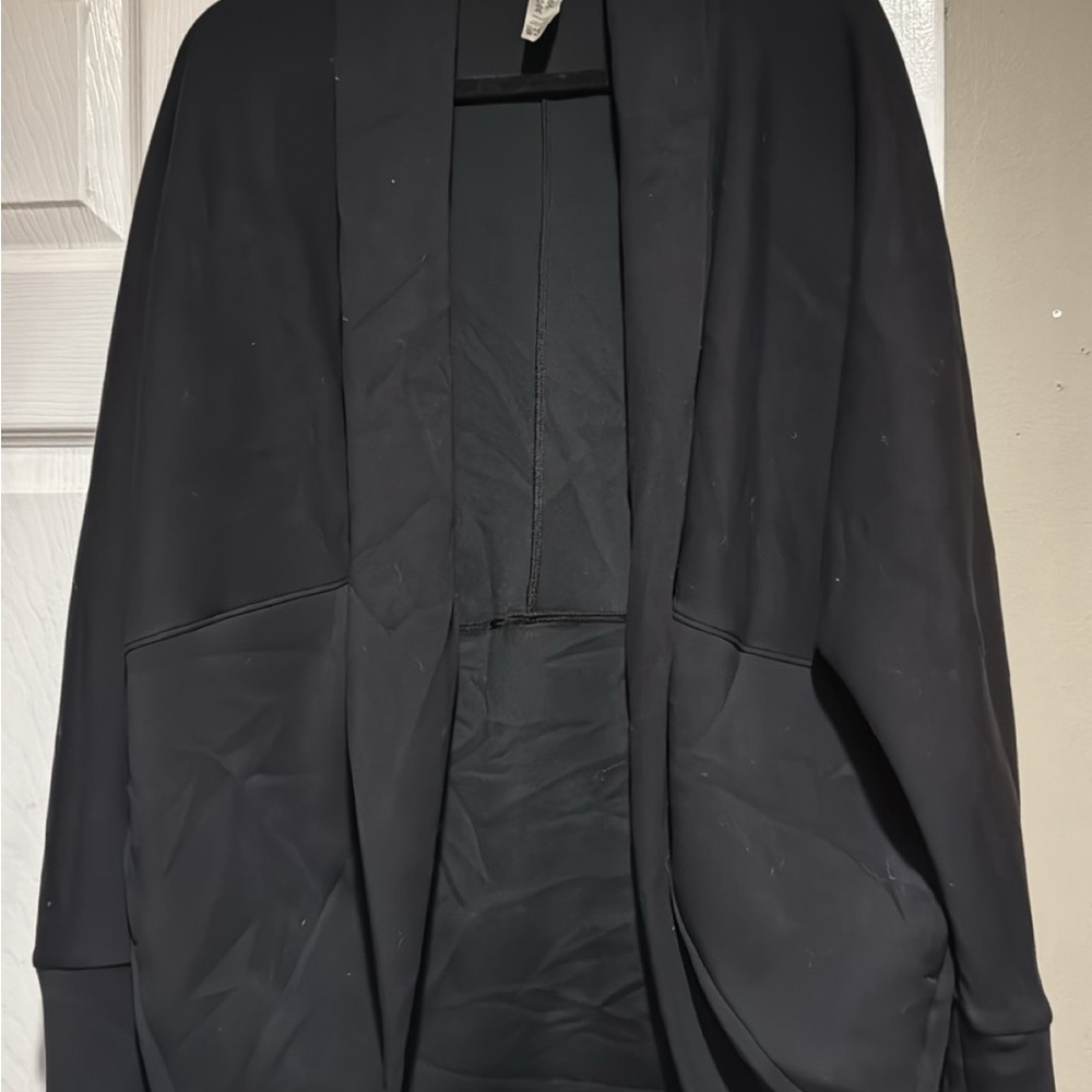 Women’s air essential Black Jacket